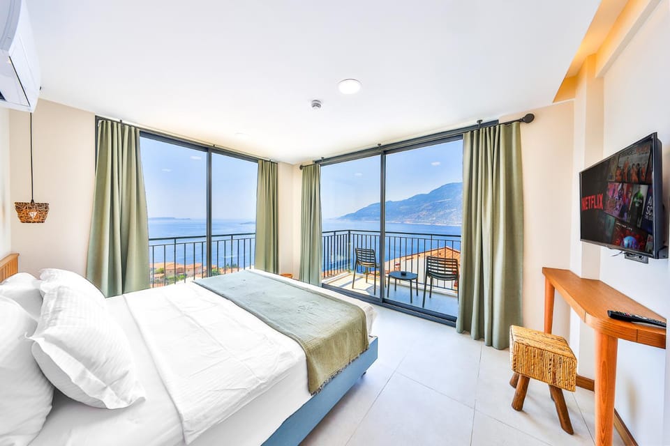 Natural landscape, View (from property/room), Balcony/Terrace, Photo of the whole room, Bedroom, Mountain view, Sea view
