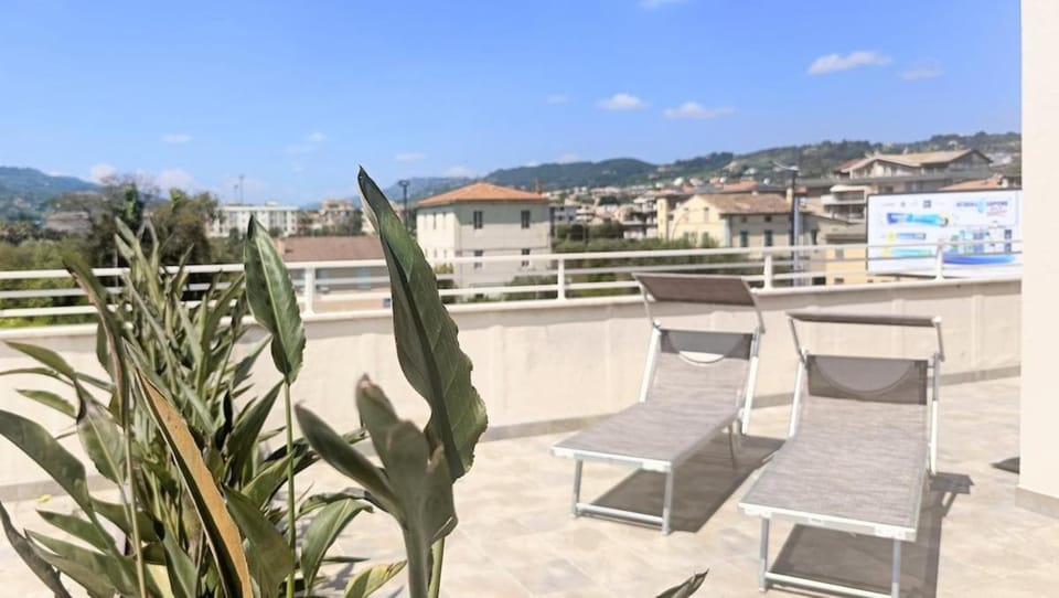 Tesino Green Eco Stays with Beach Access & Parasol Apartment in Grottammare