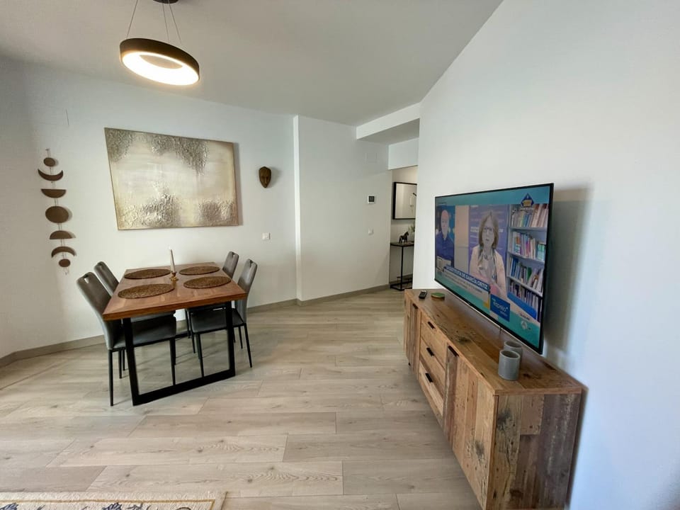 TV and multimedia, Dining area
