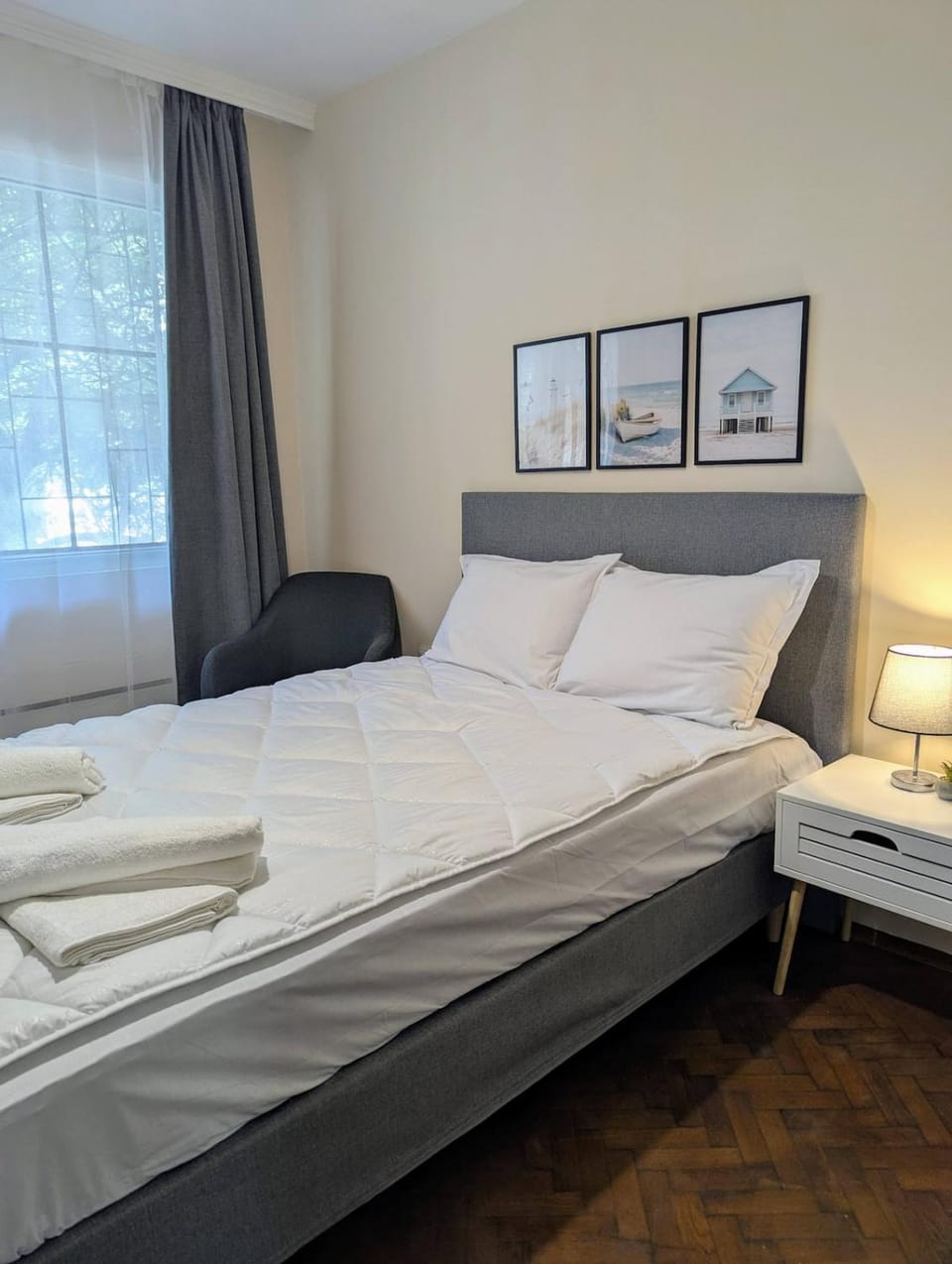 Bed, Photo of the whole room, Bedroom, towels