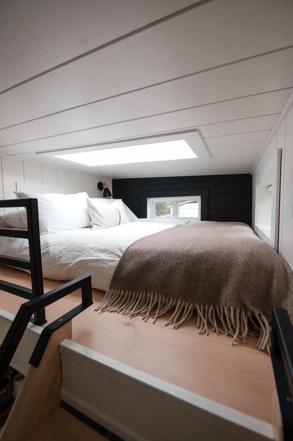 The Loft - Stargazing Tiny Home with Firepit, Wood Fired Pizza Oven & Movie Projector Campground/ 
RV Resort in Greater Napanee