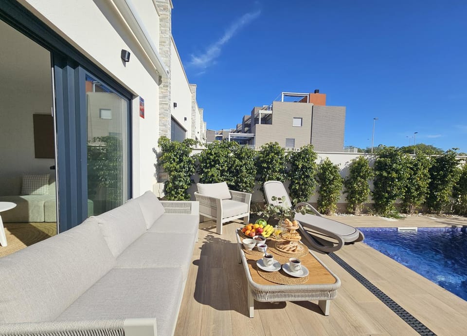 Villa Piscina Privada Aguas Nuevas Torrevieja House in Torrevieja