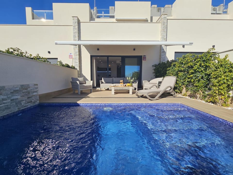 Villa Piscina Privada Aguas Nuevas Torrevieja House in Torrevieja