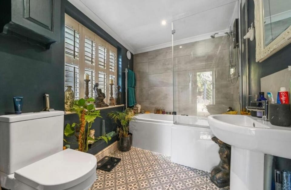 Toilet, Bathroom, Bath