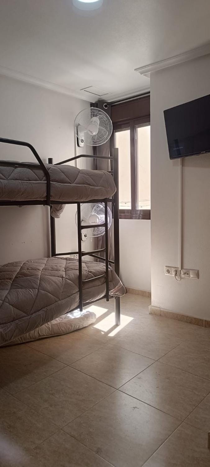 Communal lounge/ TV room, Bed, TV and multimedia, Photo of the whole room, Evening entertainment, Bedroom, bunk bed
