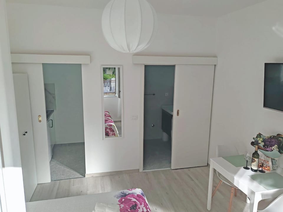 Bathroom, Kitchen or kitchenette