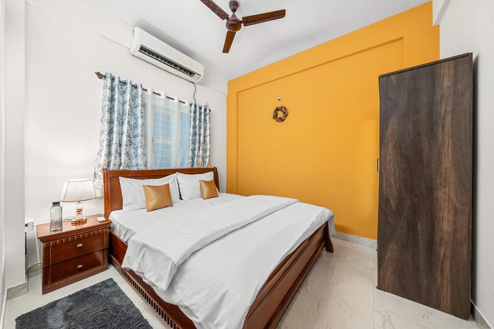 Bed, Bedroom, wardrobe, air conditioner