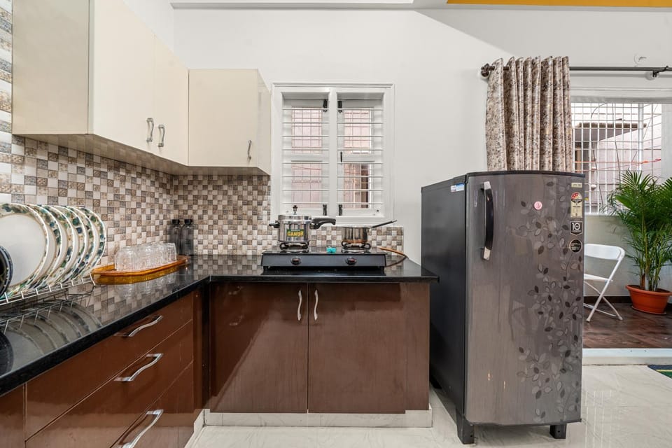 Kitchen or kitchenette, oven, stove