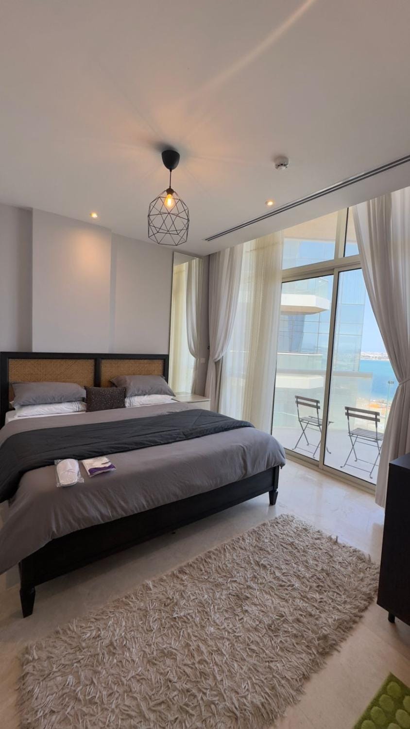 Bed, Photo of the whole room, Sea view