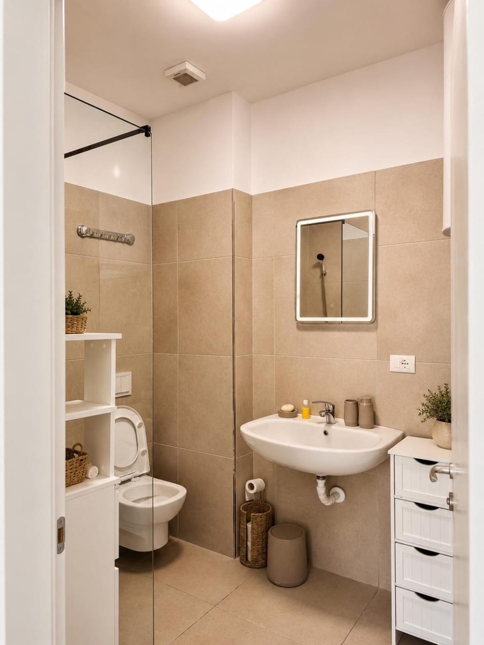 Flower Cozy Flat Santorini 5 Minutes Walking From the Sea Free Parking Apartment in Vlorë County, Albania