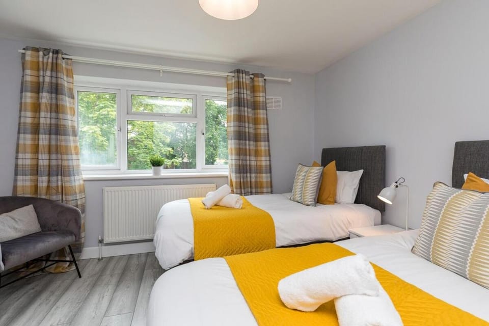 Bed, Photo of the whole room, Bedroom, heating