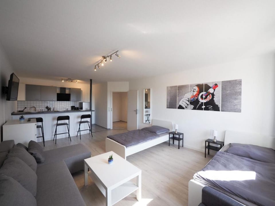 Communal lounge/ TV room, TV and multimedia, Kitchen or kitchenette, Living room, Seating area, Dining area, Evening entertainment