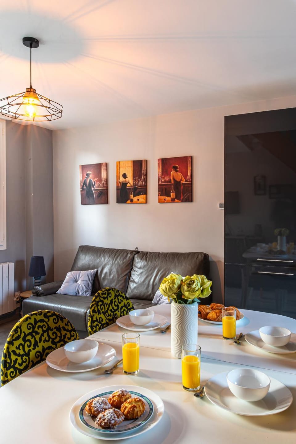 Living room, Dining area