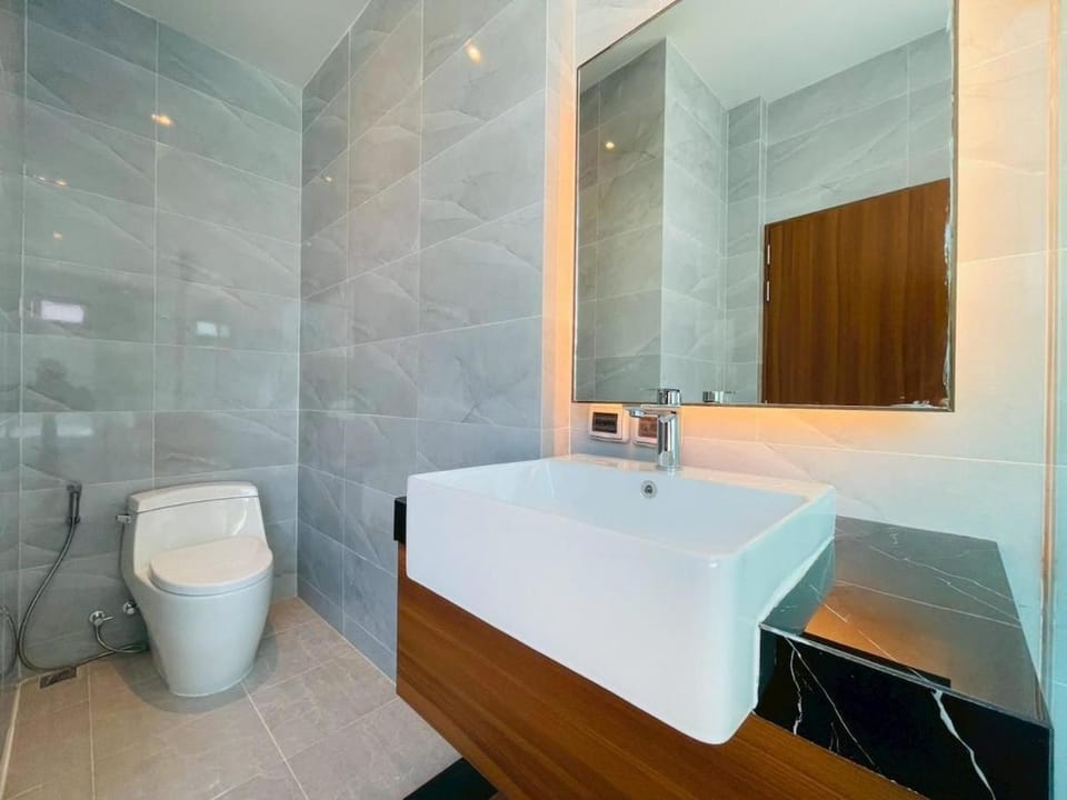 Toilet, Bath