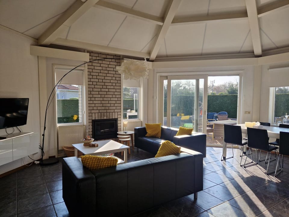 De Golfakker House in Friesland, Netherlands