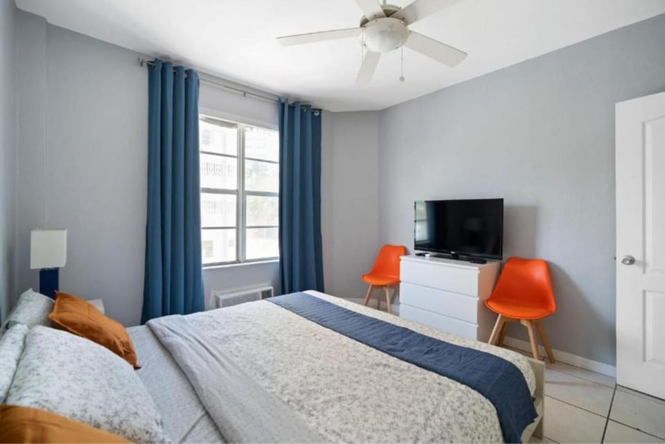 South Beach Luxury, 2 Bedroom, Across from Beach Apartment in Miami Beach
