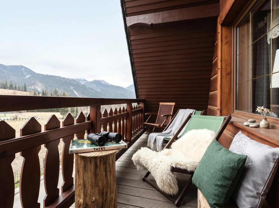 Patio, Day, Natural landscape, View (from property/room), Balcony/Terrace, Living room, Seating area, Dining area, Mountain view