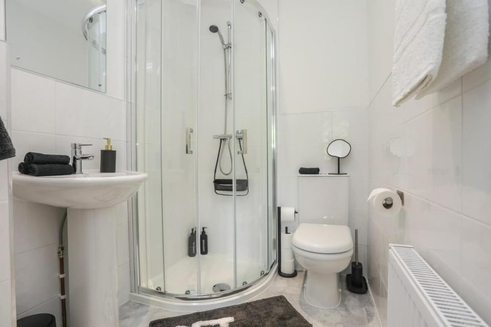 Bathroom, towels