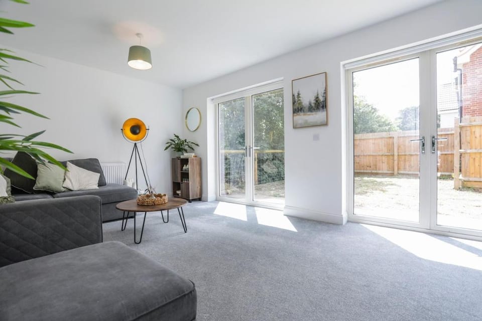 Communal lounge/ TV room, Living room, Seating area