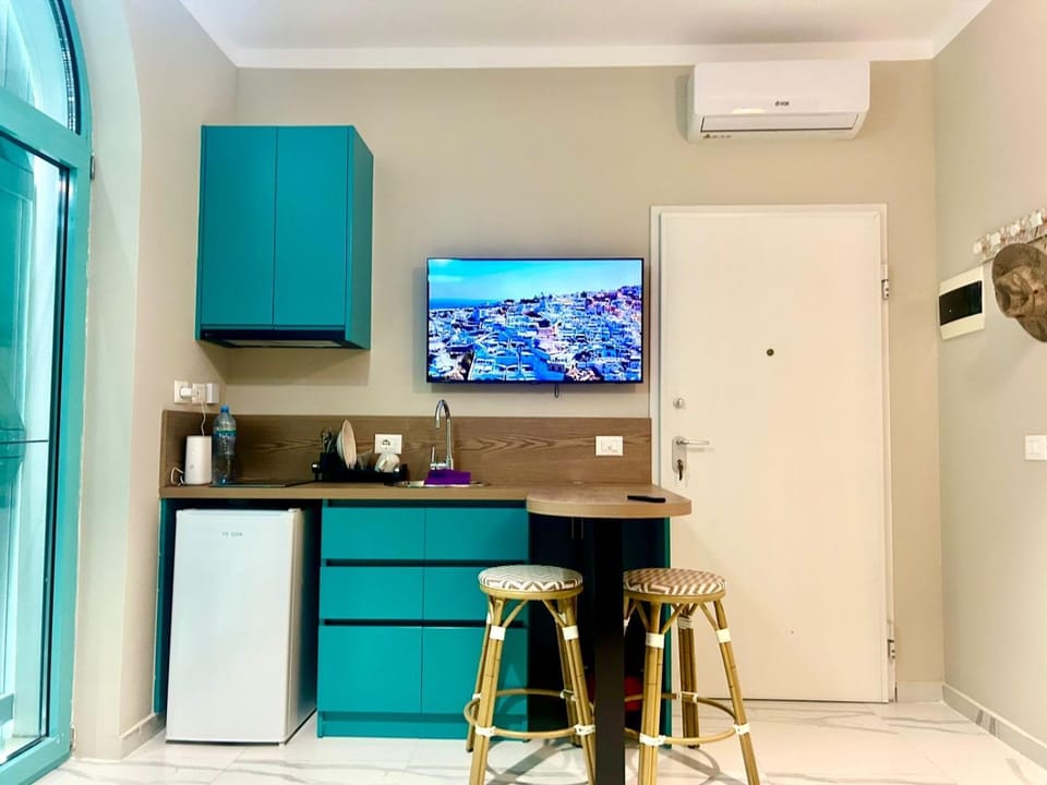 Sunset Studio Santorini 5 Minutes Walking from the Sea Free Paking Apartment in Vlorë County, Albania