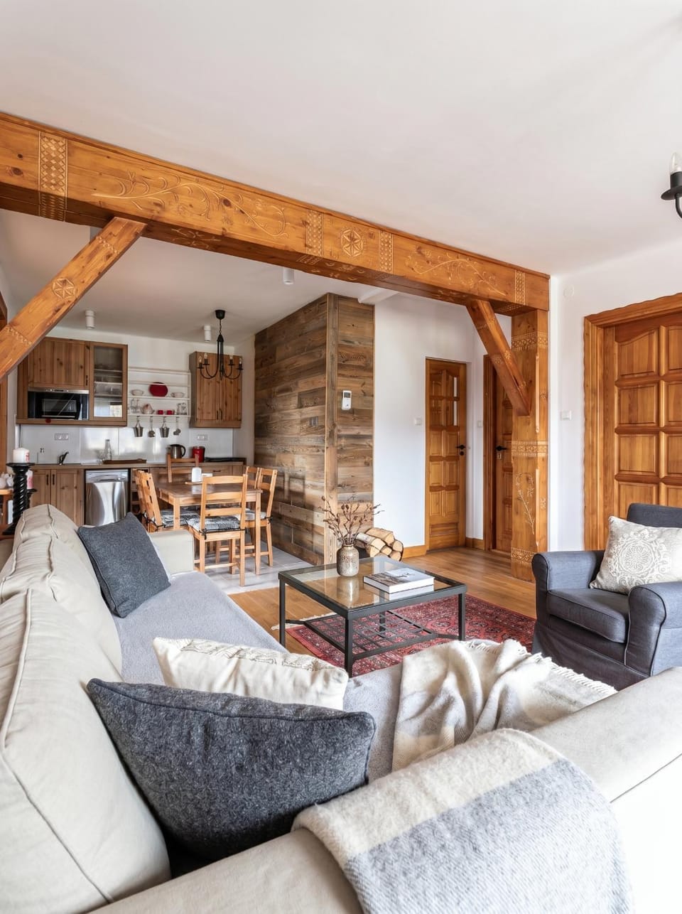 Kitchen or kitchenette, Living room, Seating area, Dining area