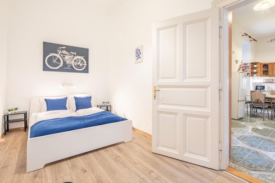 Metropolitan Retreat Blaha Square Apartment in Budapest