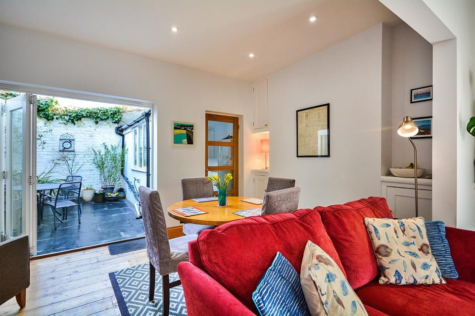 Communal lounge/ TV room, Living room