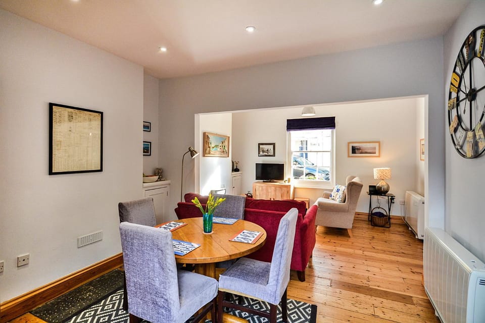 Communal lounge/ TV room, Living room