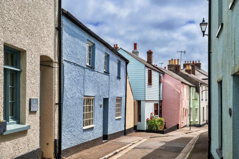 Property building, Neighbourhood