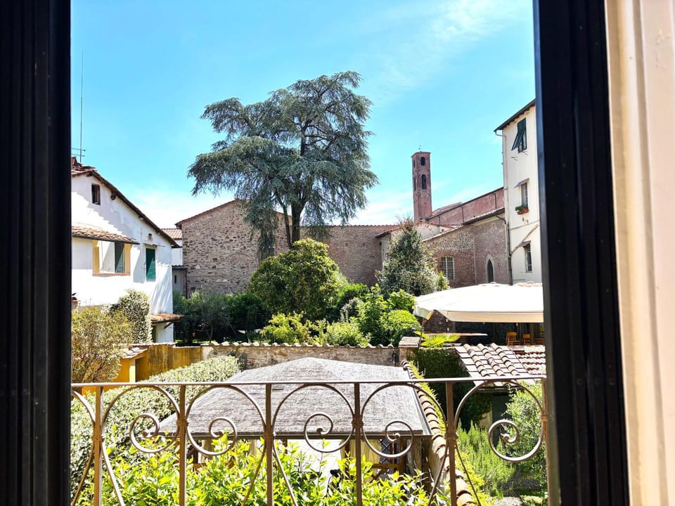 View (from property/room), Bedroom, Inner courtyard view