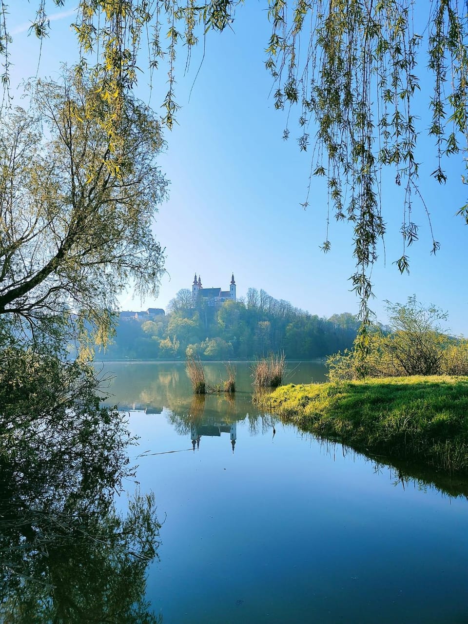 Nearby landmark, Spring, Lake view