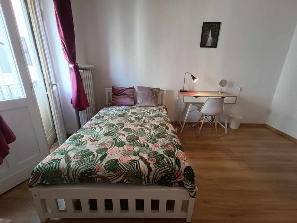 Bed, Photo of the whole room