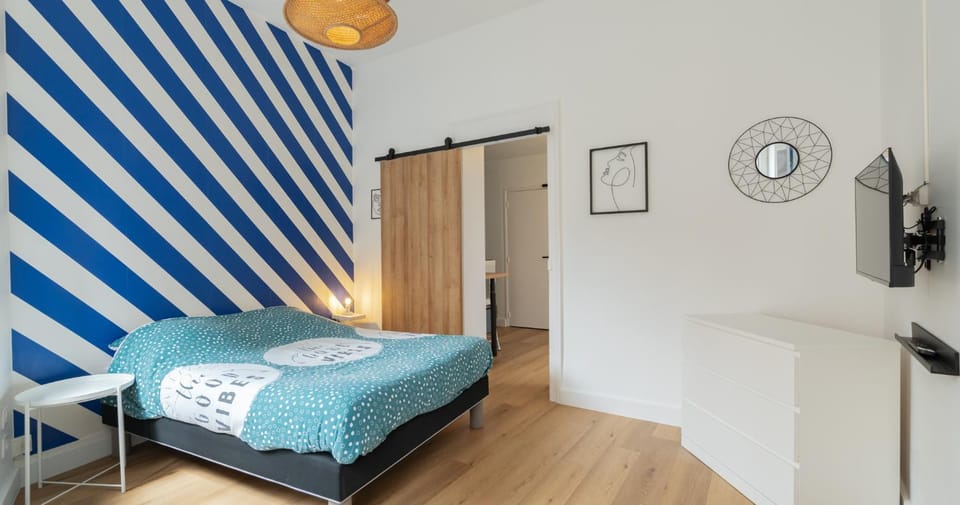 Bed, Photo of the whole room, Bedroom