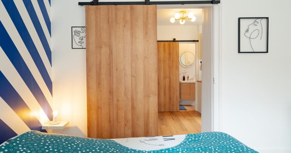 Bed, Bathroom, Photo of the whole room