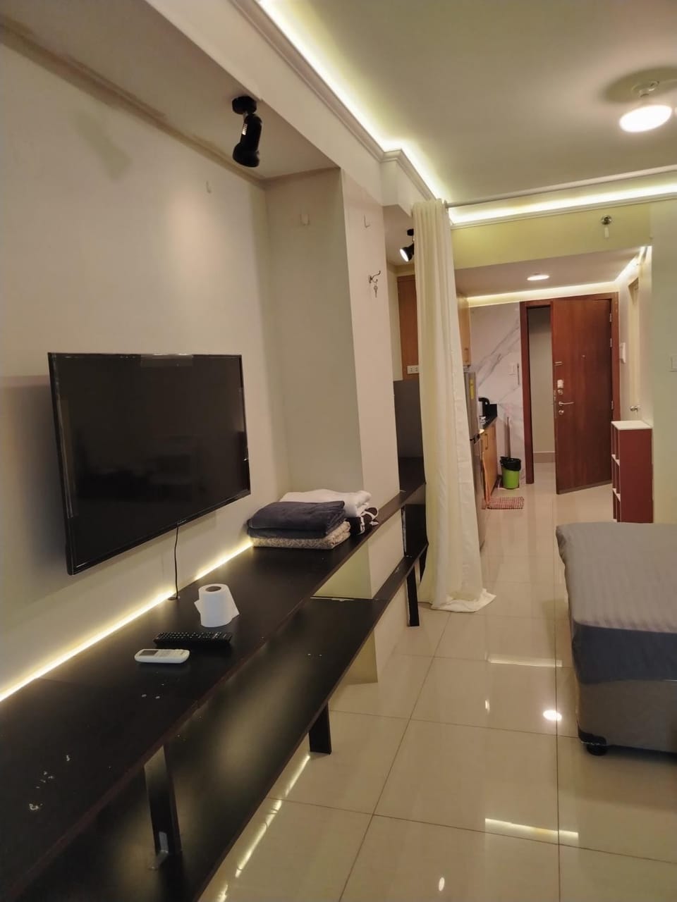 Restaurant/places to eat, Communal lounge/ TV room, TV and multimedia, Living room, Spa and wellness centre/facilities, Seating area, Evening entertainment