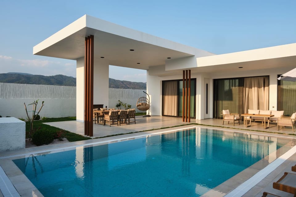 Property building, Patio, Day, Natural landscape, Mountain view, Pool view, Swimming pool, sunbed