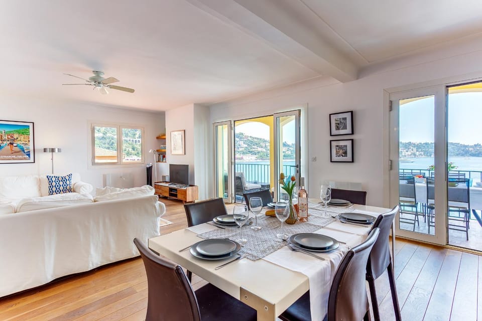 Kitchen or kitchenette, Living room, Dining area, Sea view