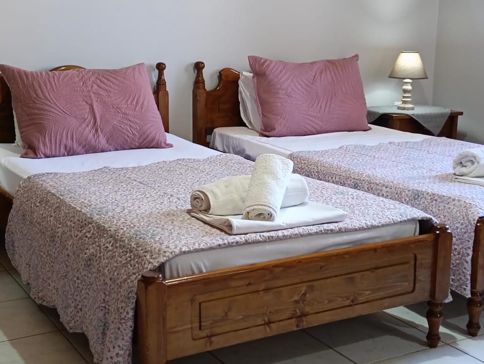 ΤΑ ΩΡΑΙΑ ΤΗΣ ΑΘΗΝΑς Apartment hotel in İzmir Province