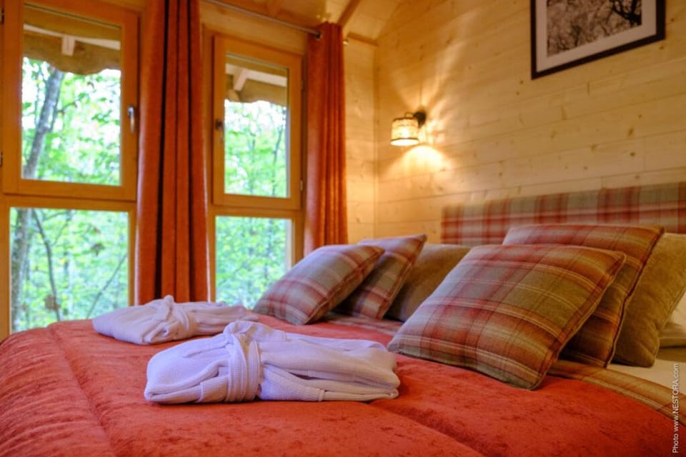 La Cabane du Grand Chêne Chalet in Gien