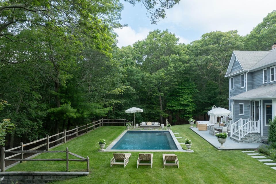 Fairway Villa by Rove Travel - Home with Heated Pool House in Springs