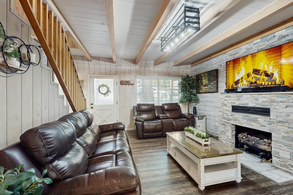 Elevation Escape House in Lake Arrowhead