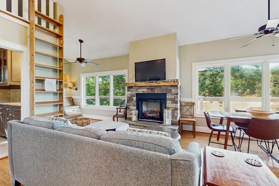 Lake Therapy House in Lake Lure