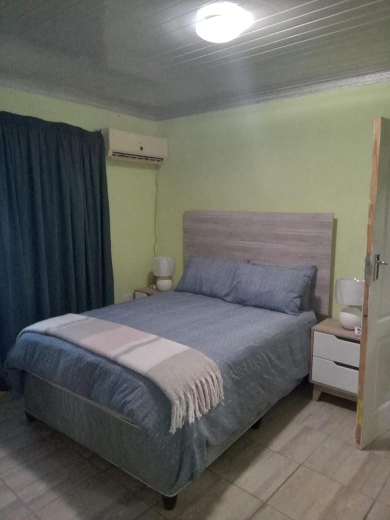 Dees B and B Bed and Breakfast in North West, South Africa
