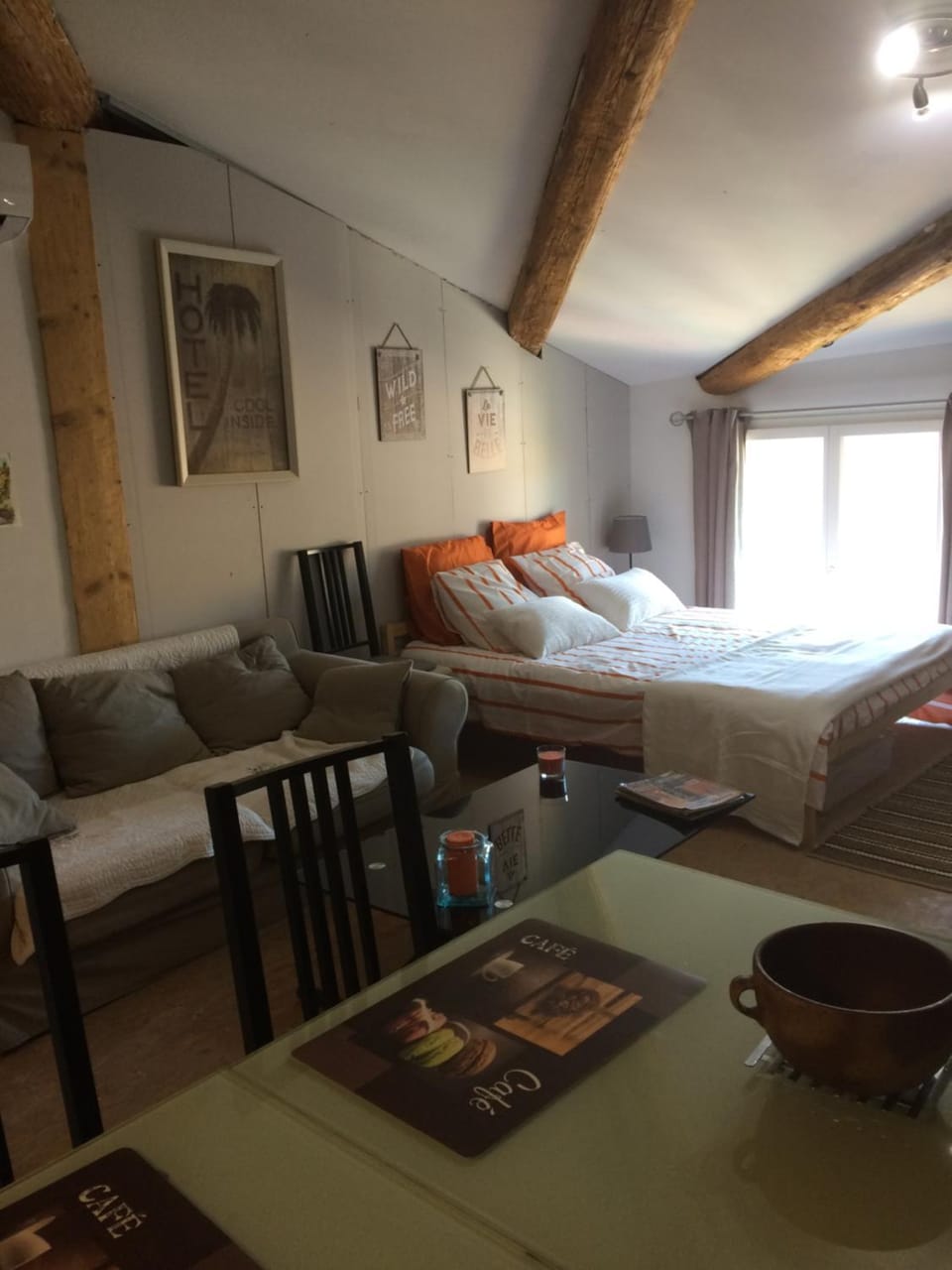 Kitchen or kitchenette, Photo of the whole room, Seating area