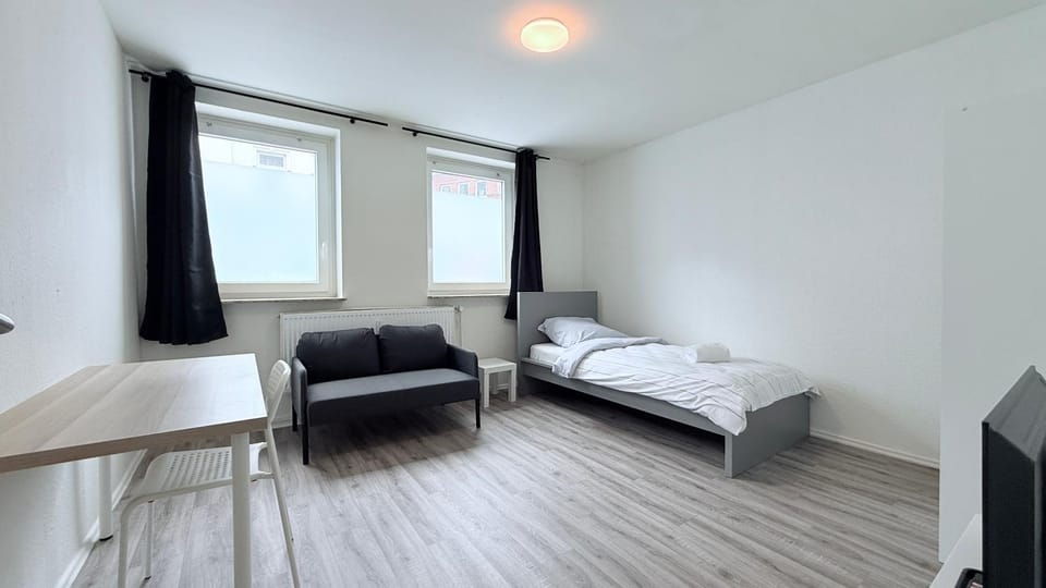 Bed, TV and multimedia, Photo of the whole room, Seating area, Dining area, Bedroom