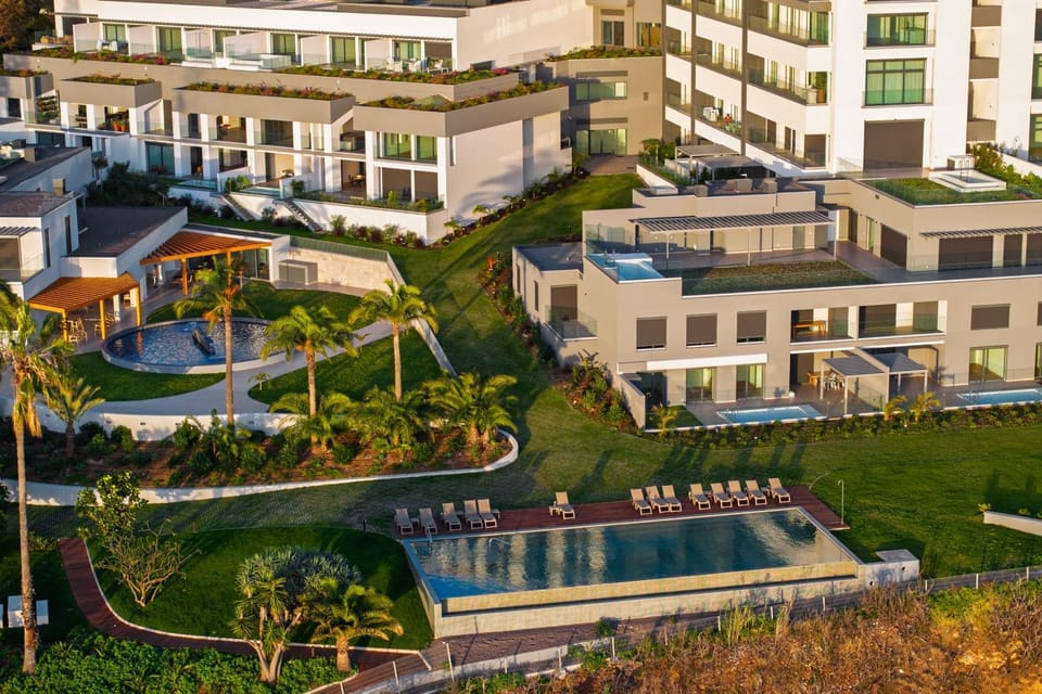 Day, Swimming pool, sunbed
