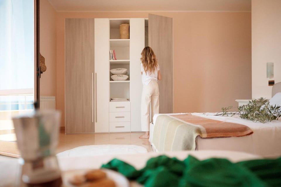 Bed, People, Bedroom, wardrobe