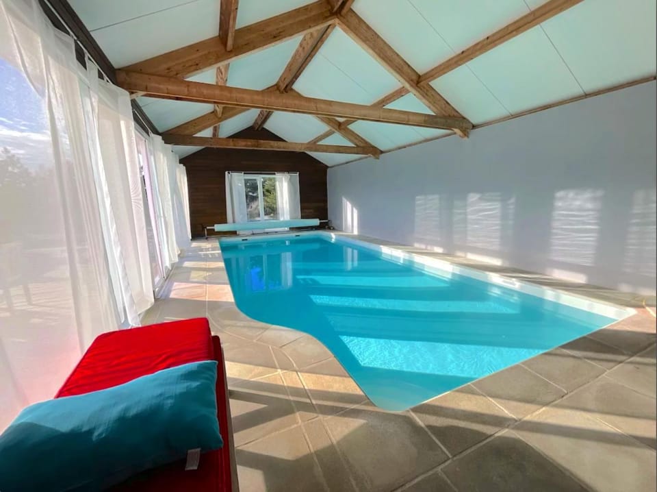 Pool view, Swimming pool, sunbed