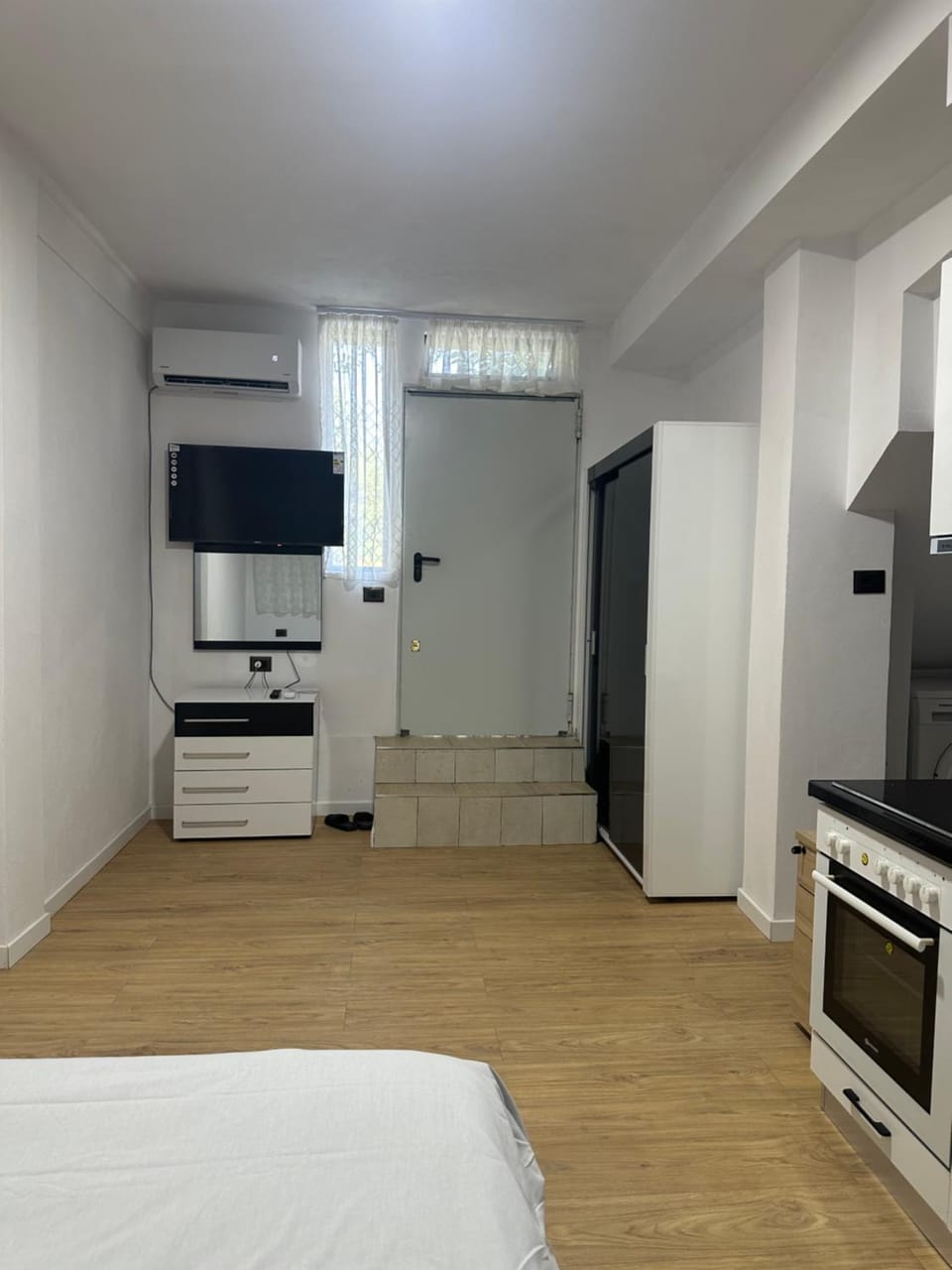 New Boulevard Living - Studio B Apartment in Tirana