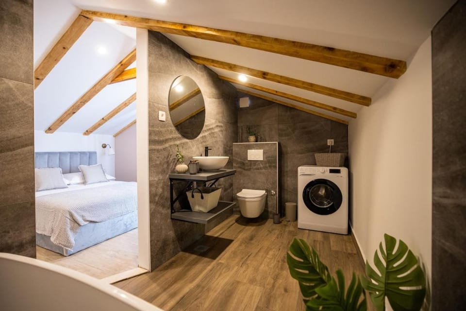 Villa Coleum - with pool and hot tub Apartment in Zadar County